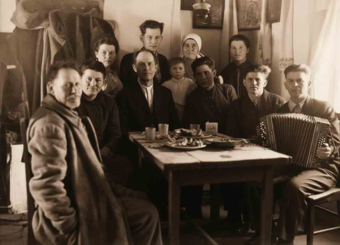 Старый снимок после цифровой реставрации